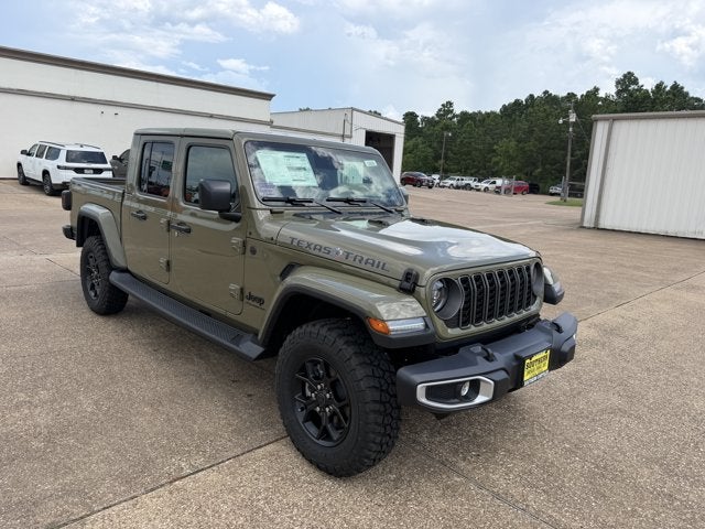2026 Jeep Gladiator GLADIATOR TEXAS TRAIL 4X4 in 41 Exterior Paint — front three-quarter view