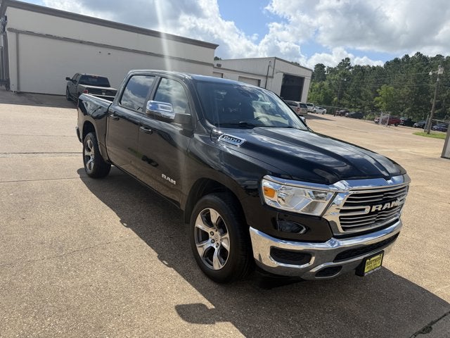2024 RAM 1500 Laramie Crew Cab 4x2 5'7' Box in Diamond Black Crystal Pearlcoat — front three-quarter view