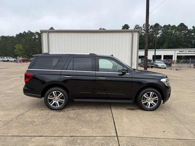 2024 Ford Expedition — side profile view