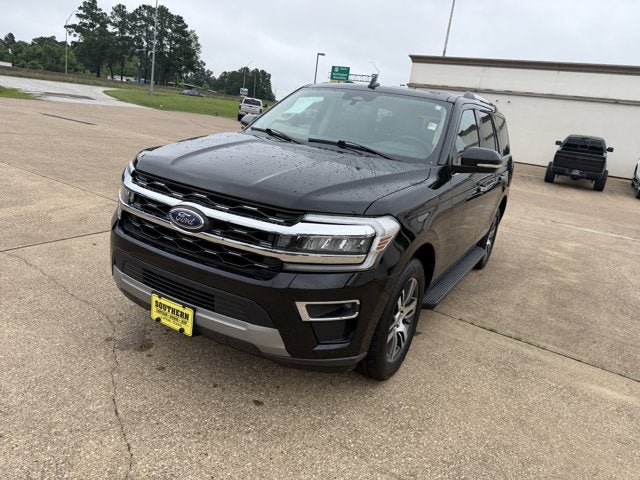 2024 Ford Expedition — rear three-quarter view