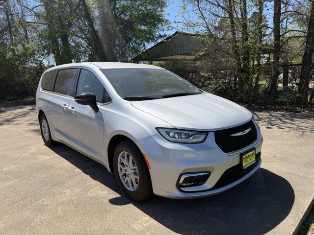 2024 Chrysler Pacifica Touring L in Silver Mist Clearcoat — front three-quarter view