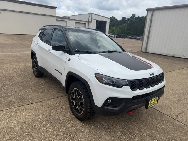 2026 Jeep Compass COMPASS TRAILHAWK 4X4 in Bright White Clear-Coat Exterior Paint — front three-quarter view